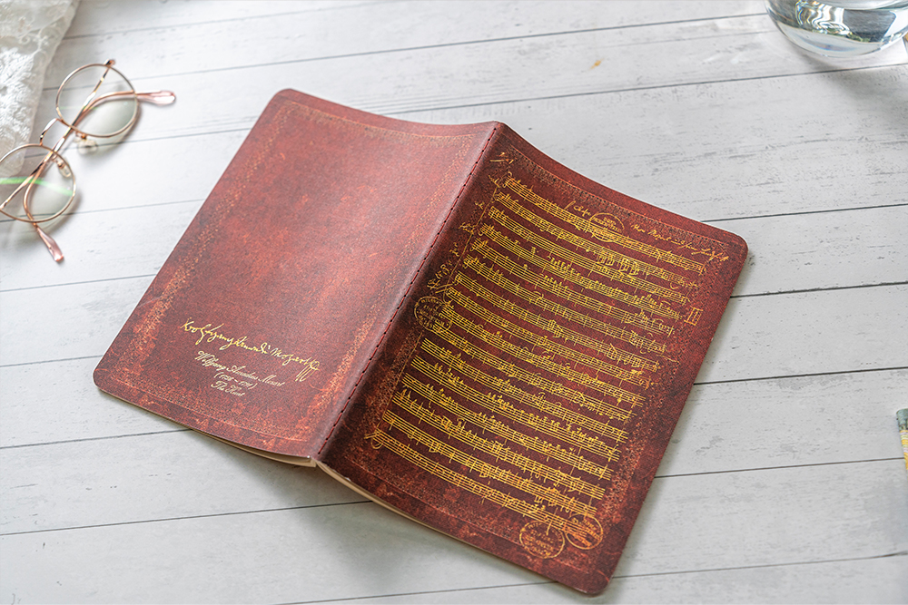 Mozart, The Hunt_Design1